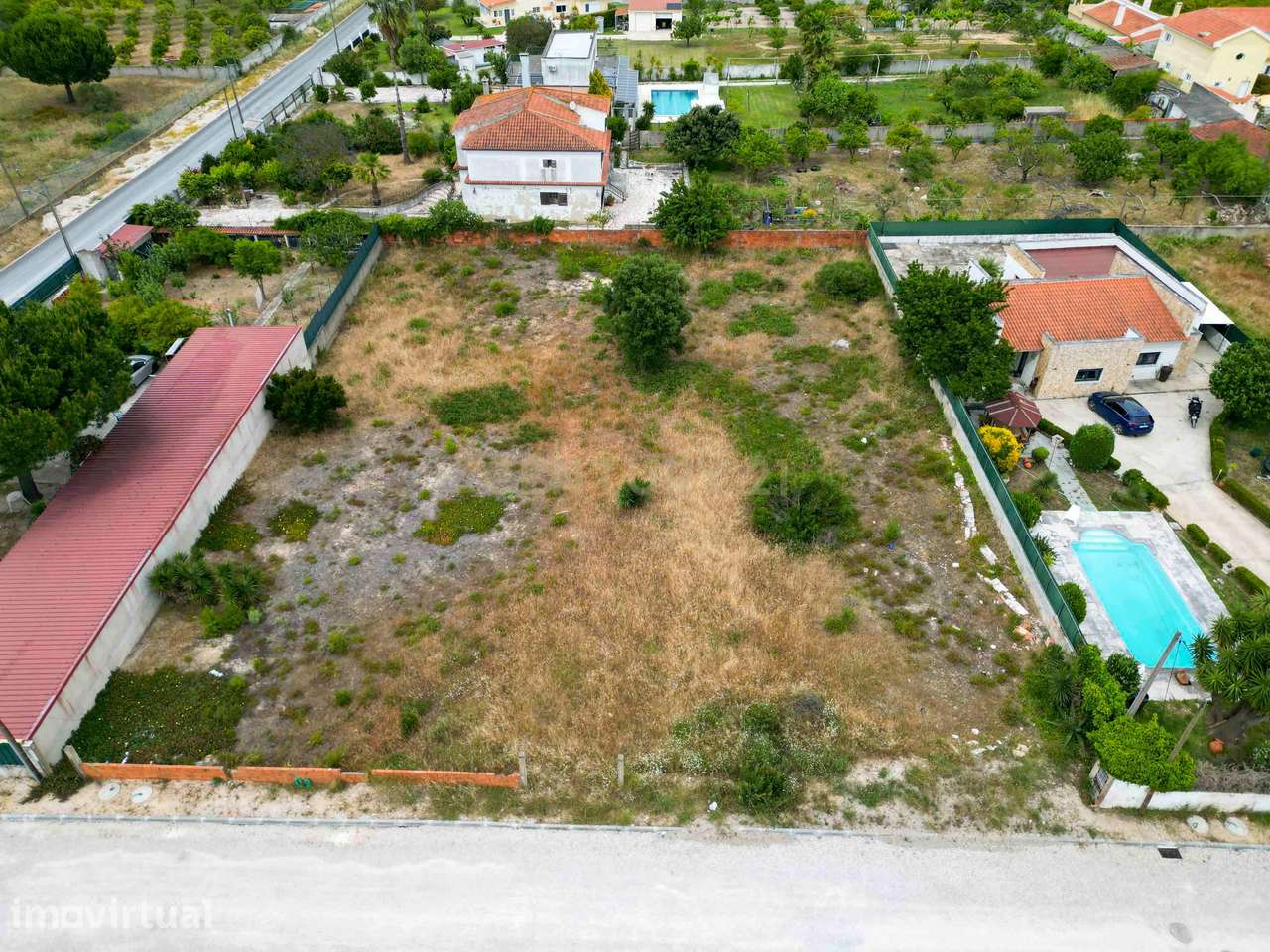 Terreno urbano em Pinhal de Frades, Fernão Ferro, Seixal - Grande imagem: 4/18