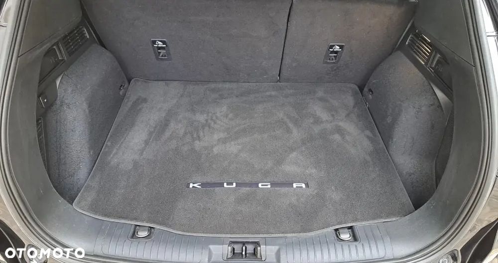 Ford Kuga 2.0 EcoBlue AWD Titanium X - 24