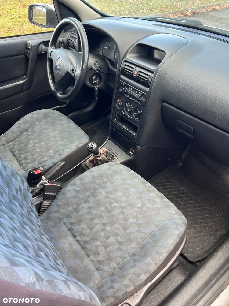 Opel Astra 1.6 - 8
