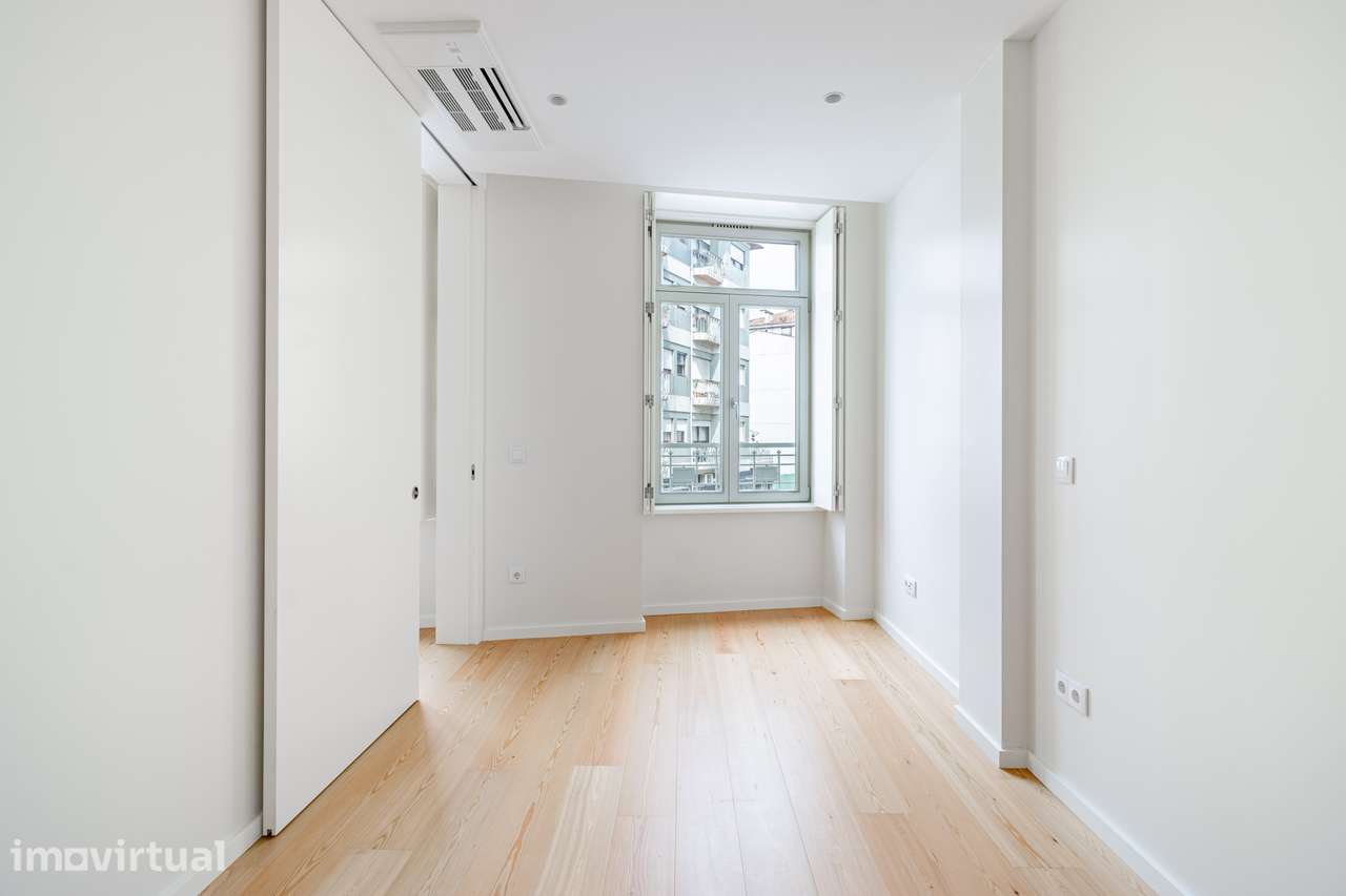 T1 Novo no Porto com Excelente Luz Natural - Grande imagem: 5/9