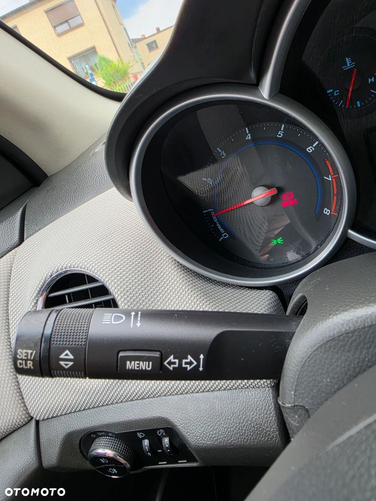 Chevrolet Cruze 1.6 - 23