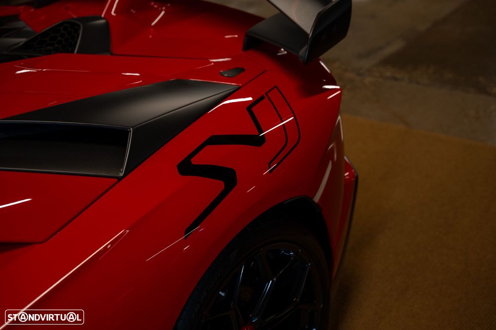 Lamborghini Aventador SVJ - 12