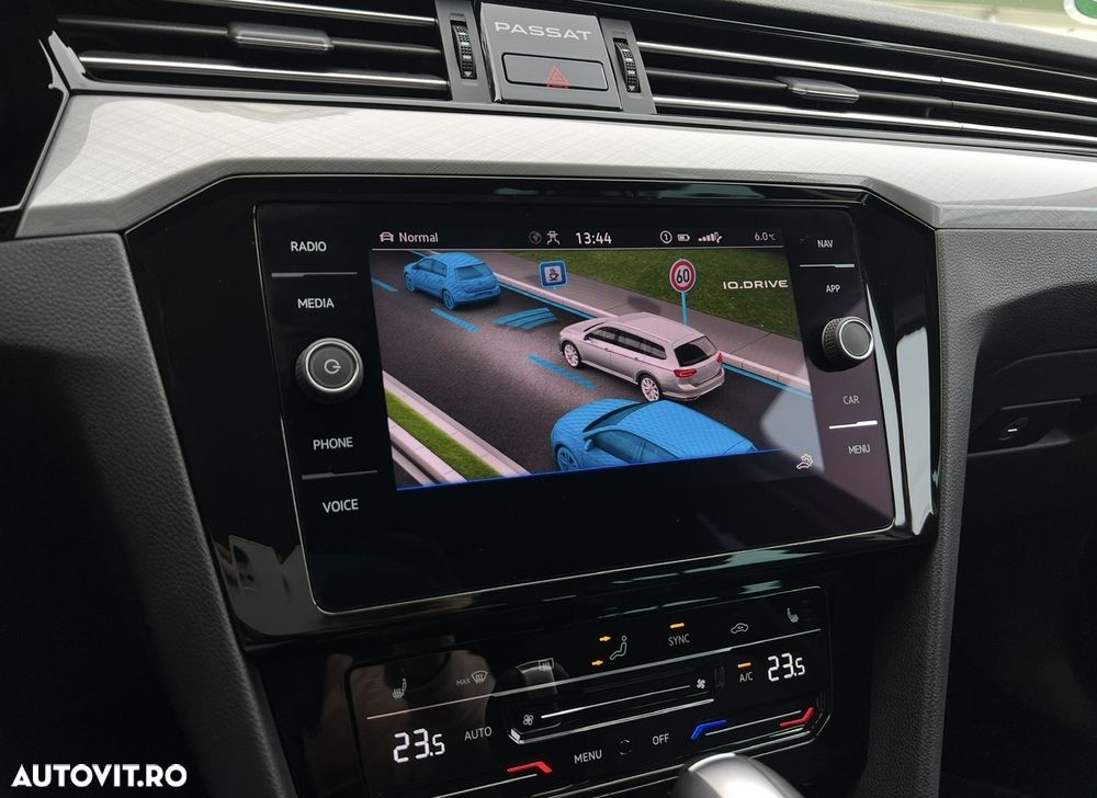 Volkswagen Passat 2.0 TDI SCR DSG Business - 18