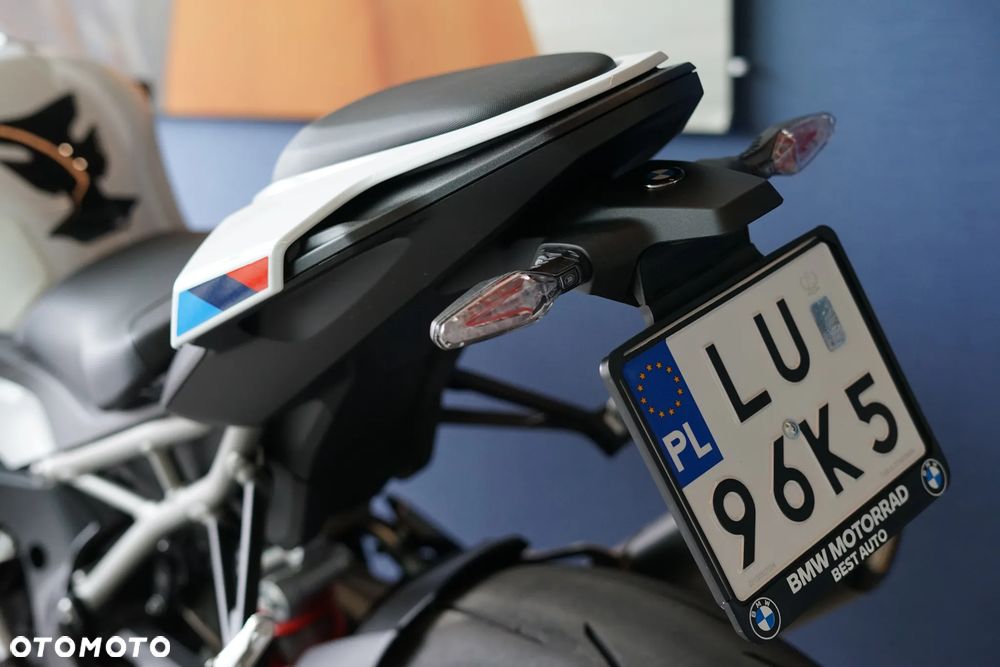 BMW S - 7