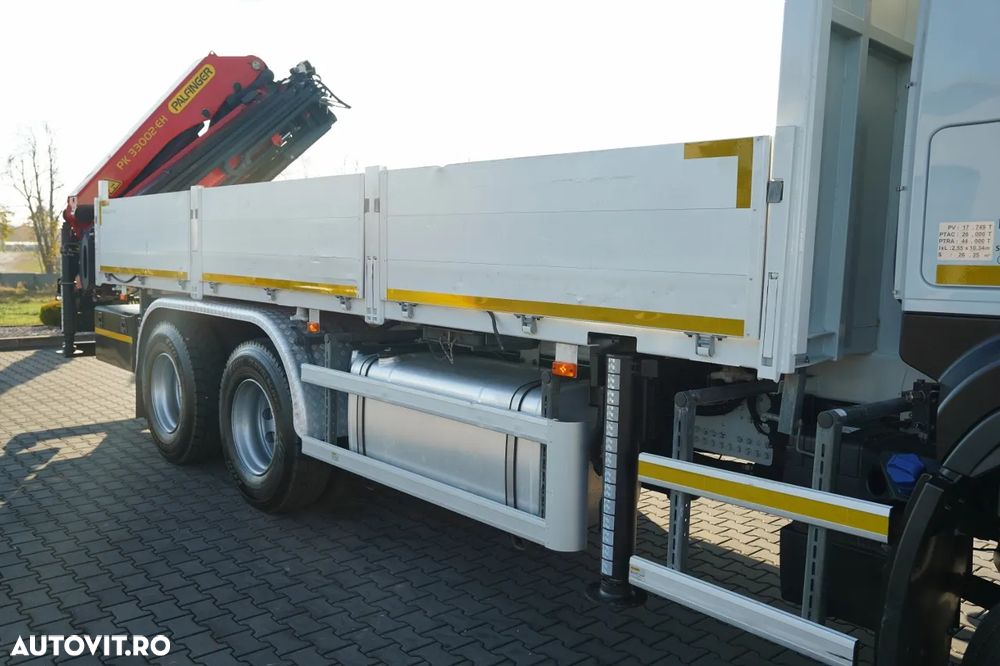 Iveco X-WAY 480 / 6x4 / CAROSERIE CU OBOANE - 6,1 m / + MACARAUA PALFINGER PK 33002 EH / MAX: 6.600 KG / ROTATOR / TELECOMANDĂ / ANVELOPE 100% / - 18