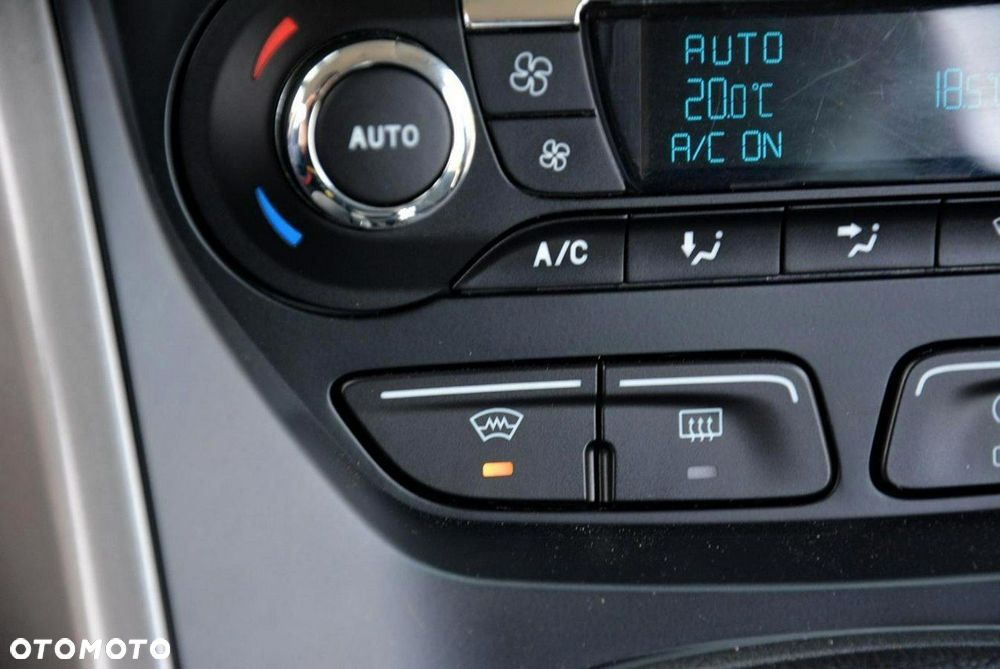 Ford Kuga 1.5 EcoBoost 2x4 Titanium - 29