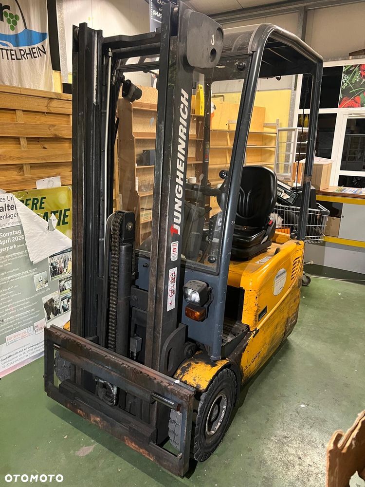 Jungheinrich 8 PzS 1000 - 1