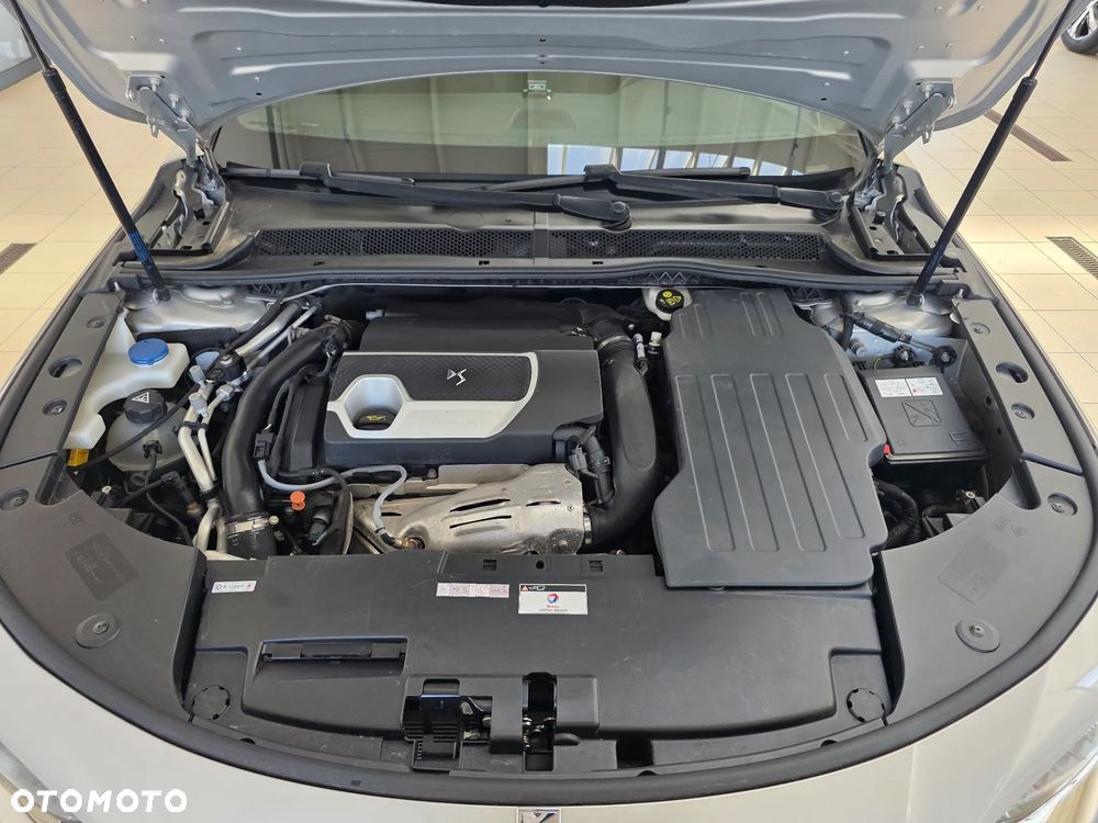 DS Automobiles DS 9 1.6 E-Tense 4x4 Performance Line + - 32