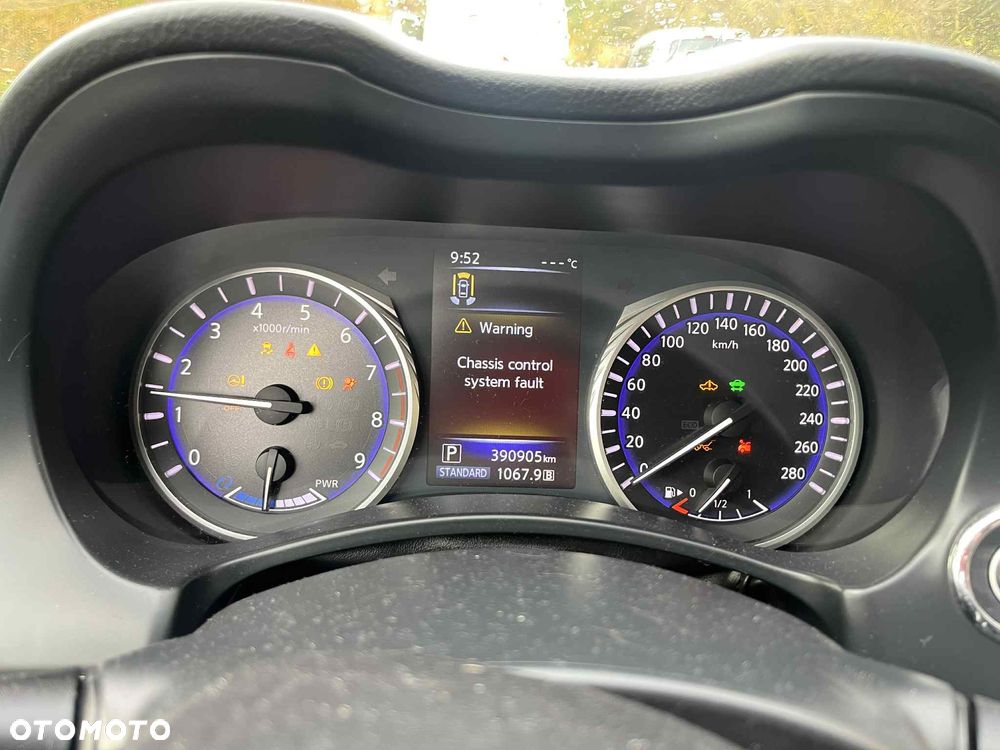 Infiniti Q50 Hybrid AWD - 18