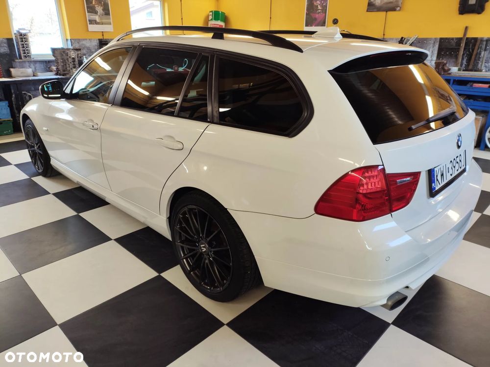 BMW Seria 3 318i - 3