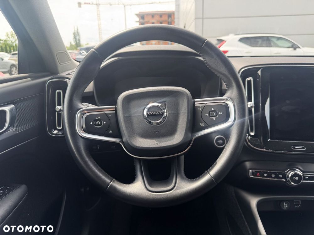 Volvo XC 40 - 25