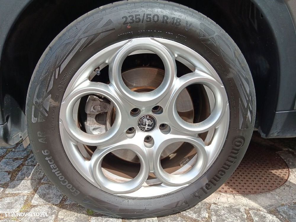 Alfa Romeo Tonale 1.3 Plug-In Hybrid Sprint e-AWD — fotografia 36
