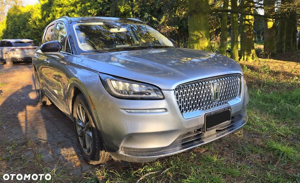 Lincoln Corsair - 32