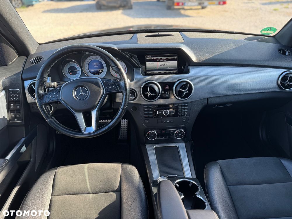 Mercedes-Benz GLK 220 CDI DPF BlueEFFICIENCY 7G-TRONIC SPORT EDITION - 4