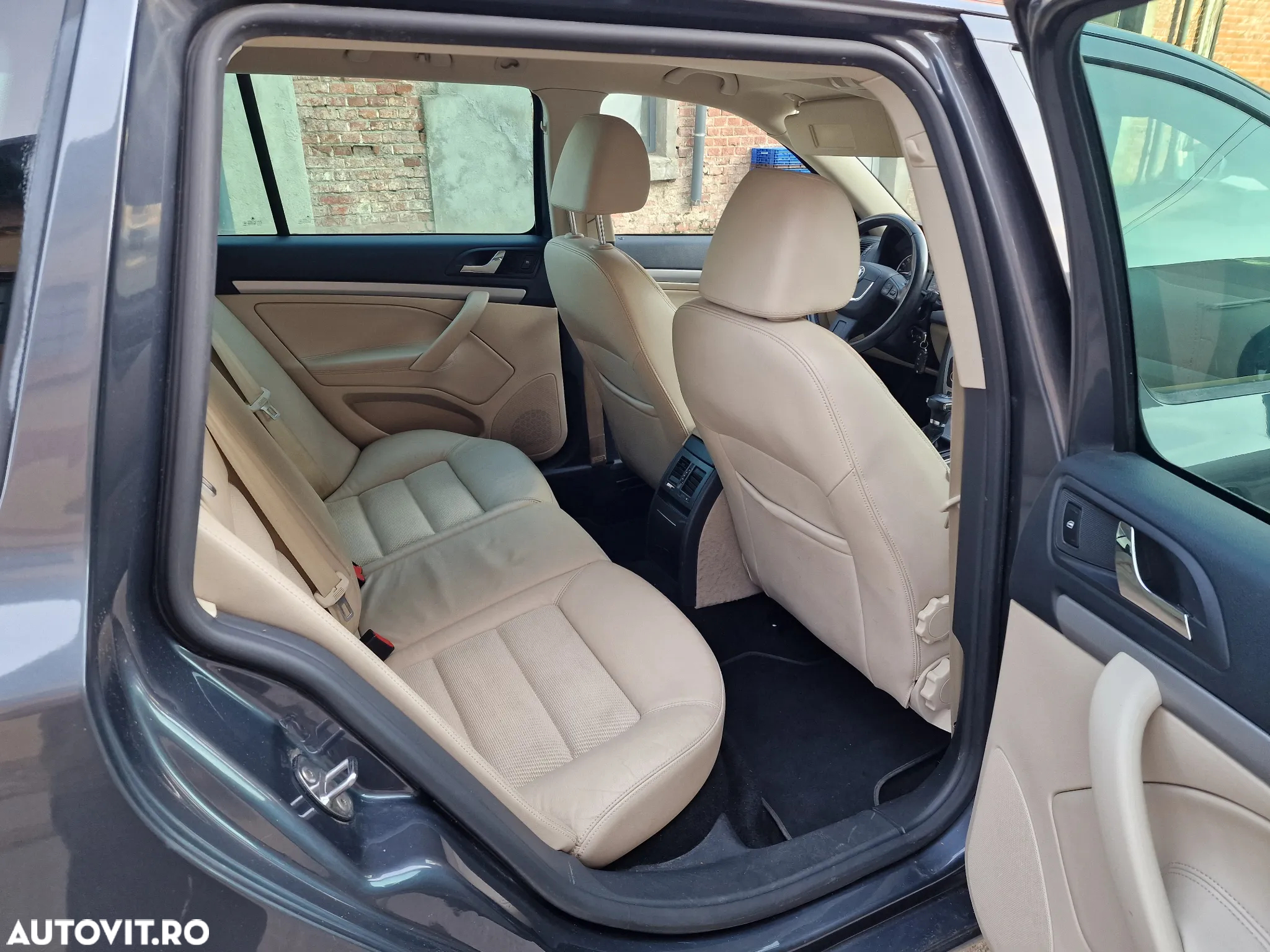 Skoda Octavia 1.6 TDI DPF DSG Elegance - 10