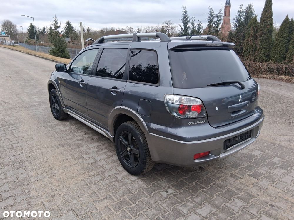 Mitsubishi Outlander 2.4 4WD Intense - 7