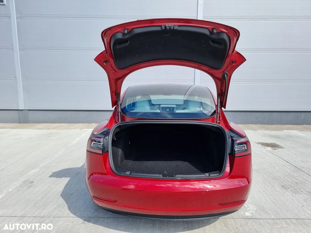 Tesla Model 3 - 28