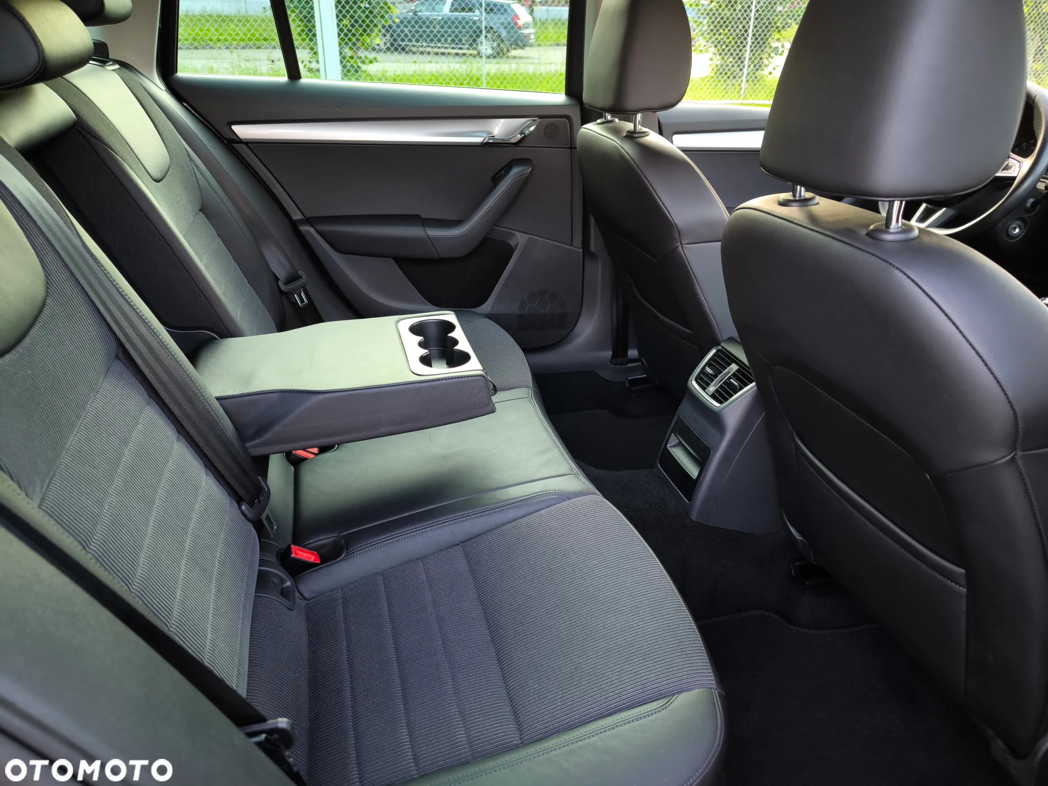 Skoda Octavia Combi 2.0 TDI Style - 11