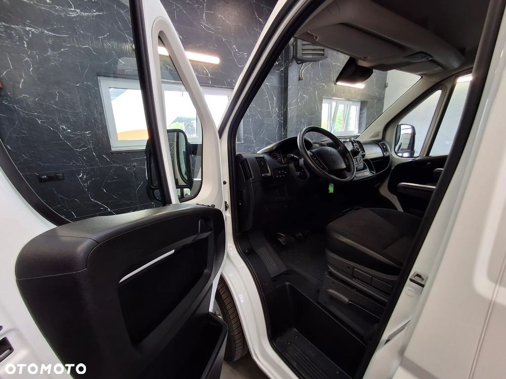 Peugeot Boxer 2020 Rok Furgon VAN L2H2 Kamera Cofania Nawigacja Fabryczna TomTom Światła LED Klimatyzacja Automatyczna Tempomat Niski Przebieg - 31