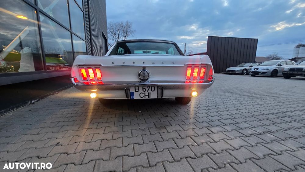 Ford Mustang - 26