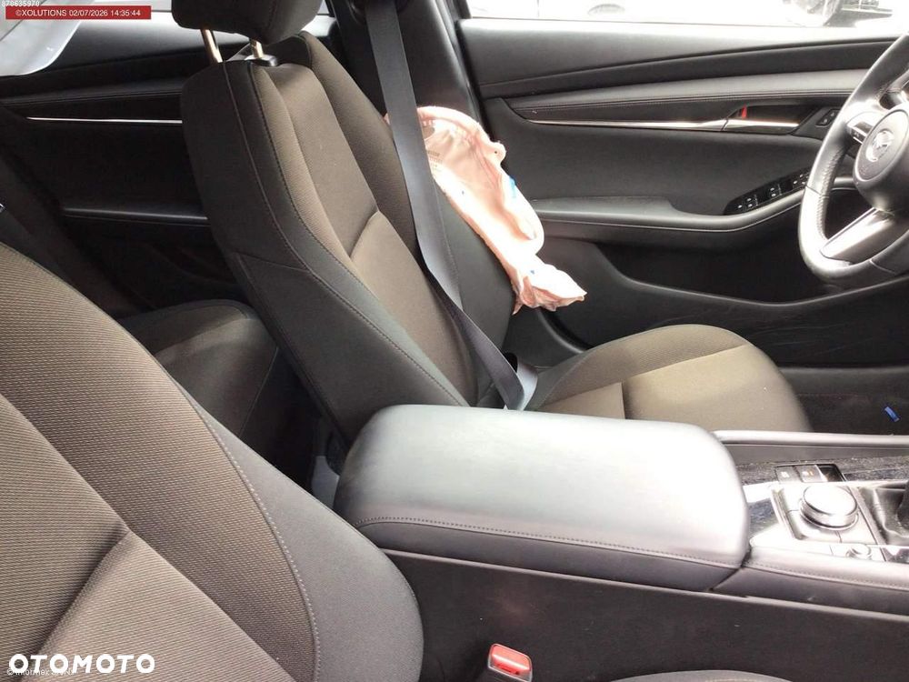 Mazda 3 - 8