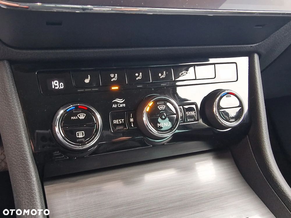 Skoda Superb Combi 2.0 TDI DSG Selection - 17