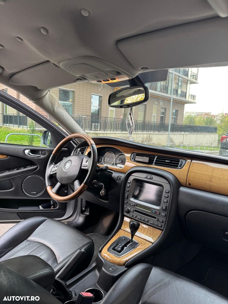 Jaguar X-Type - 12