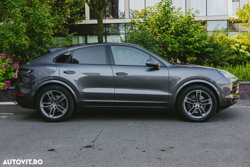 Porsche Cayenne Coupe E-Hybrid - 10