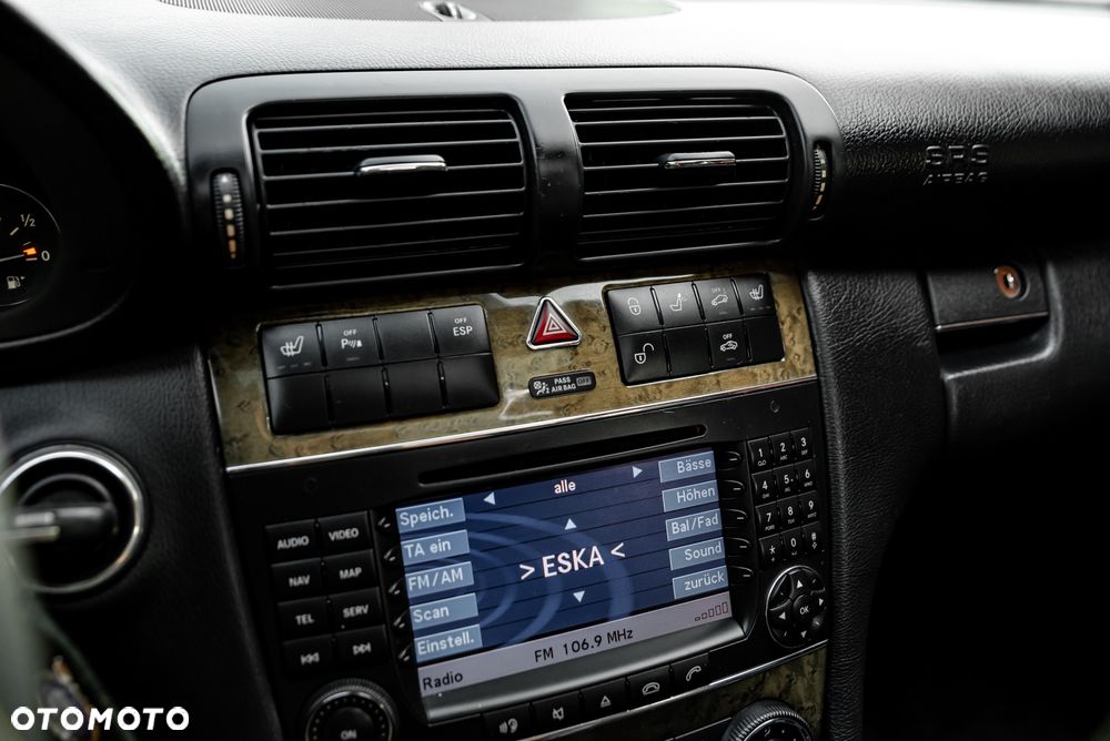 Mercedes-Benz Klasa C 320 4Matic Avantgarde Sport Edition - 30