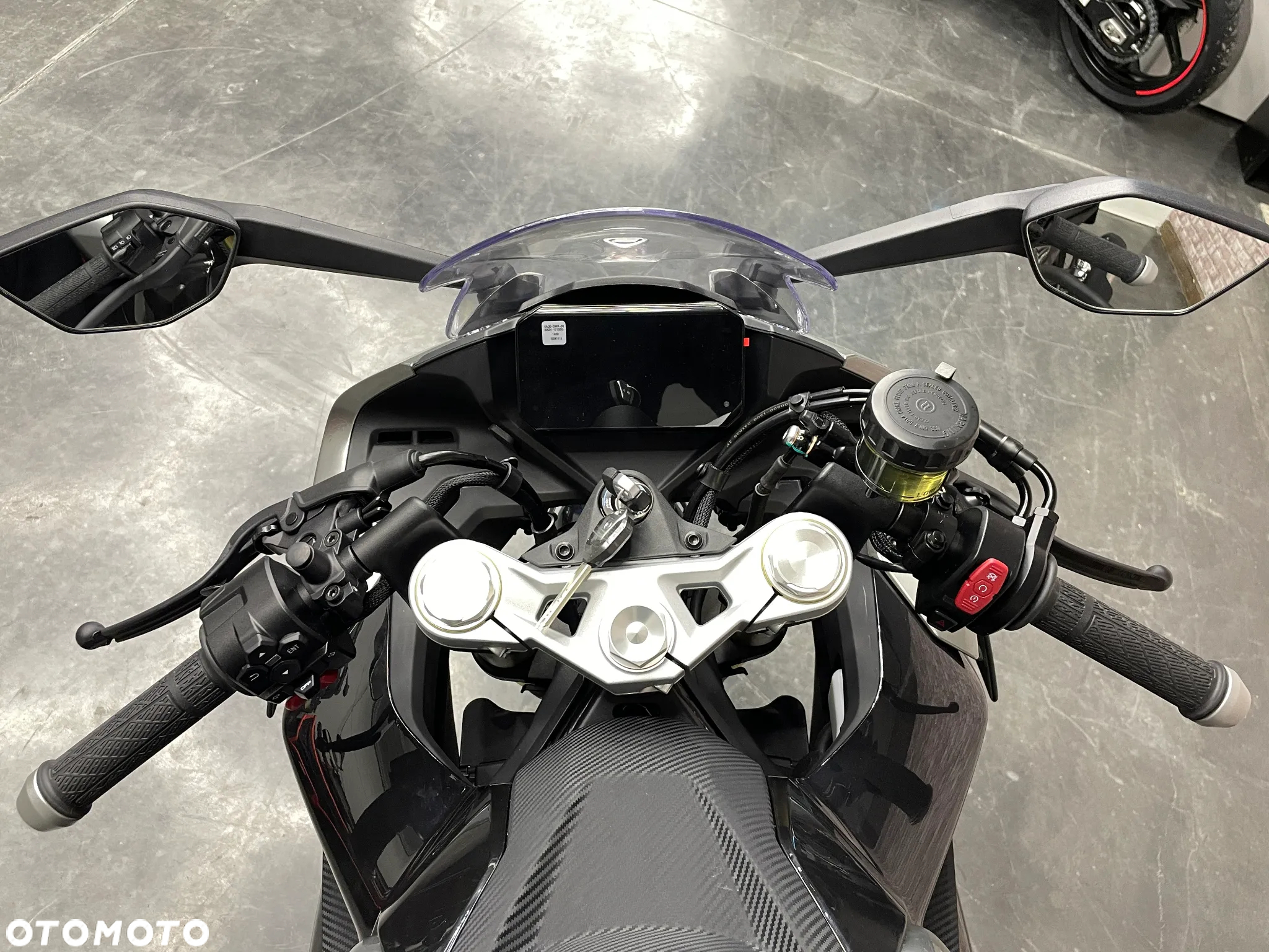 CFMoto SR - 15