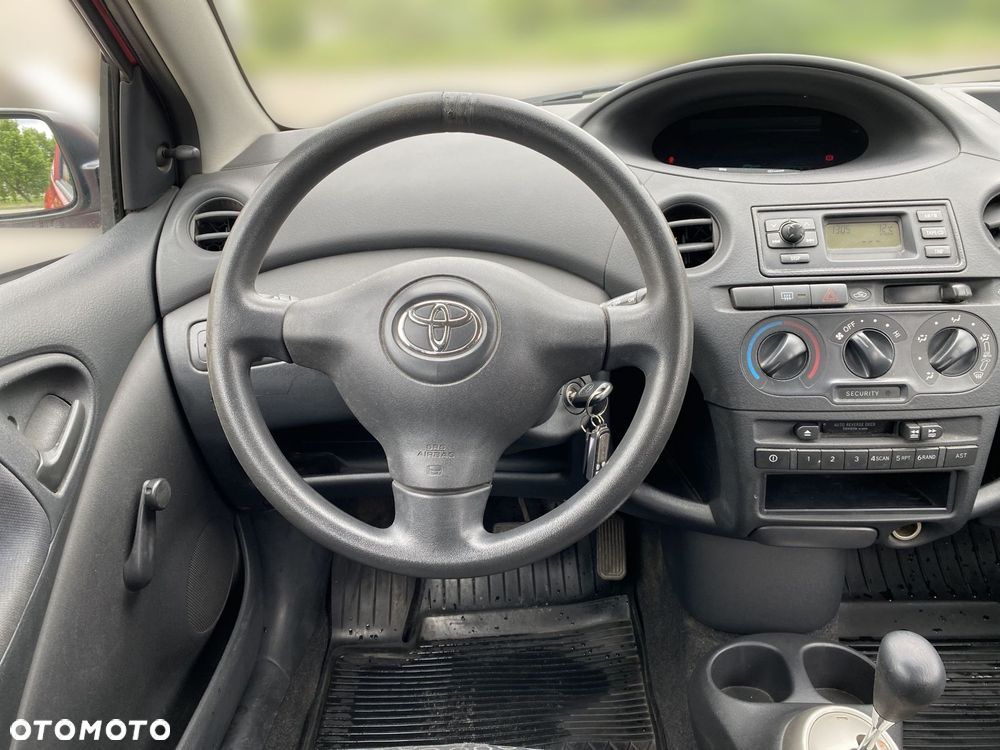 Toyota Yaris - 17