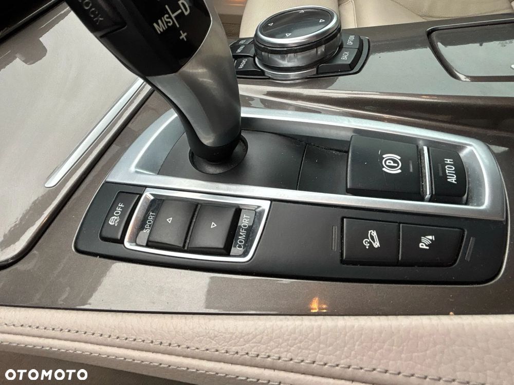 BMW Seria 5 525d xDrive Modern Line - 15