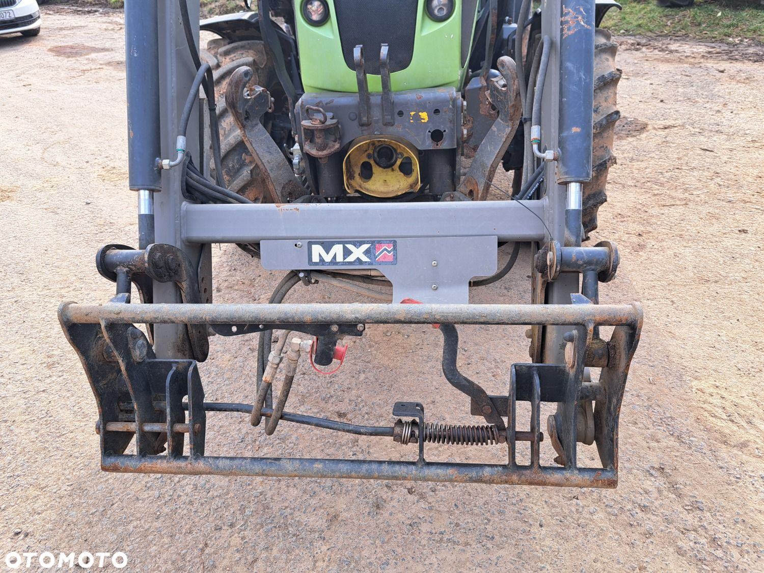 Claas Nexos 240 F 4X4 - 32