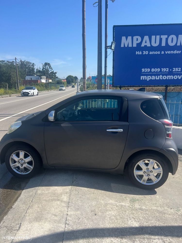 Toyota iQ 1.0 VVT-i - 12