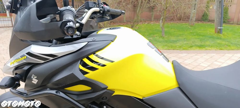 Suzuki V-STROM - 35