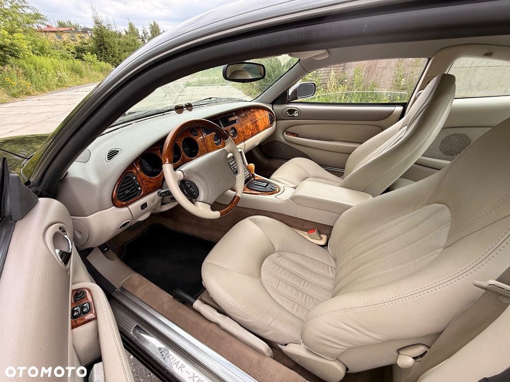 Jaguar XK8 - 5
