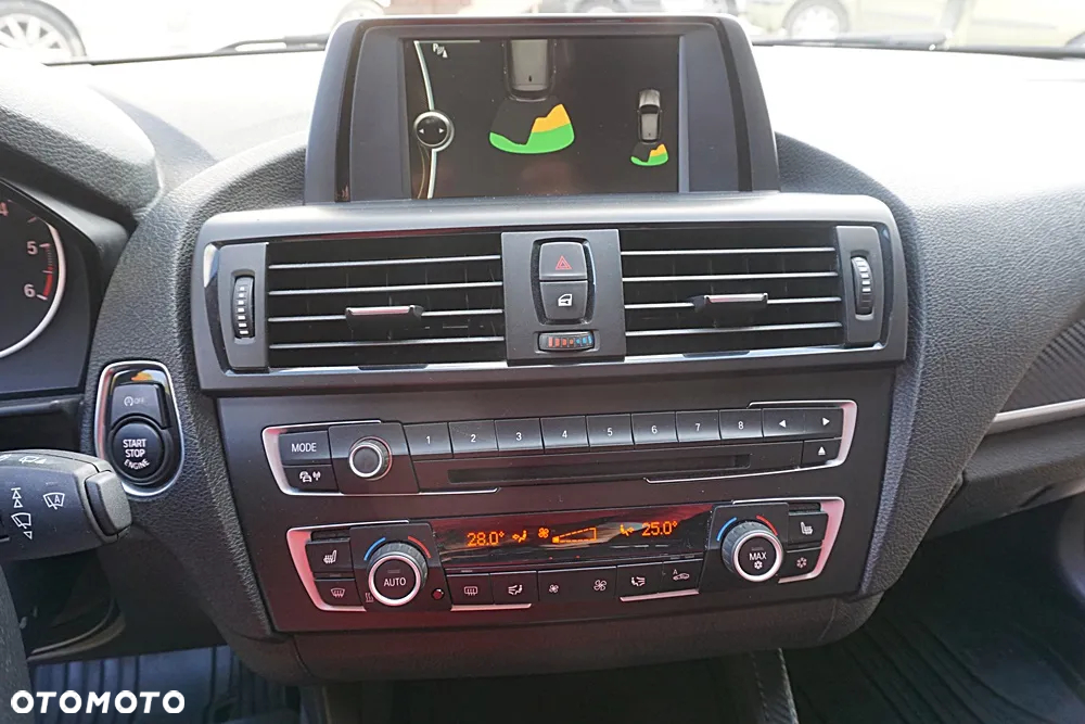BMW Seria 1 120d Sport-Aut Urban Line - 29