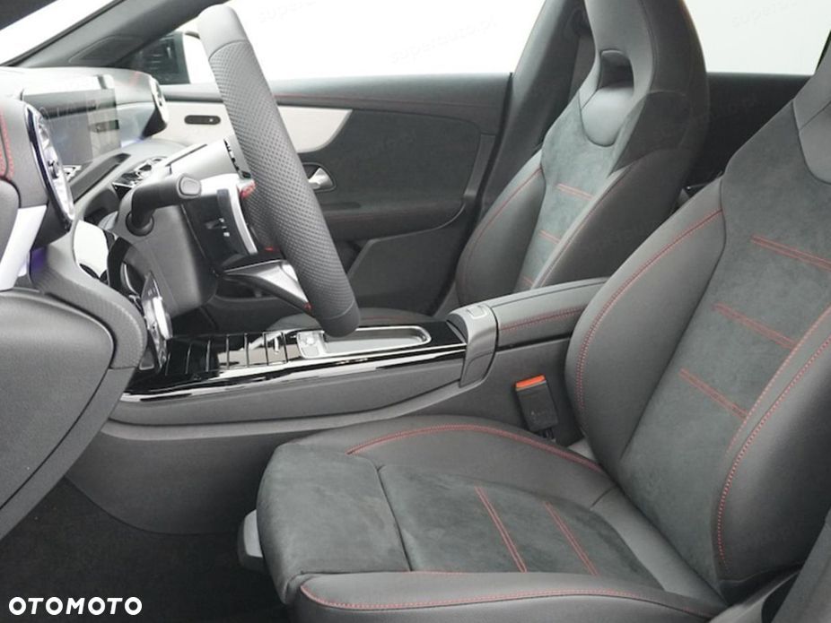 Mercedes-Benz CLA - 8