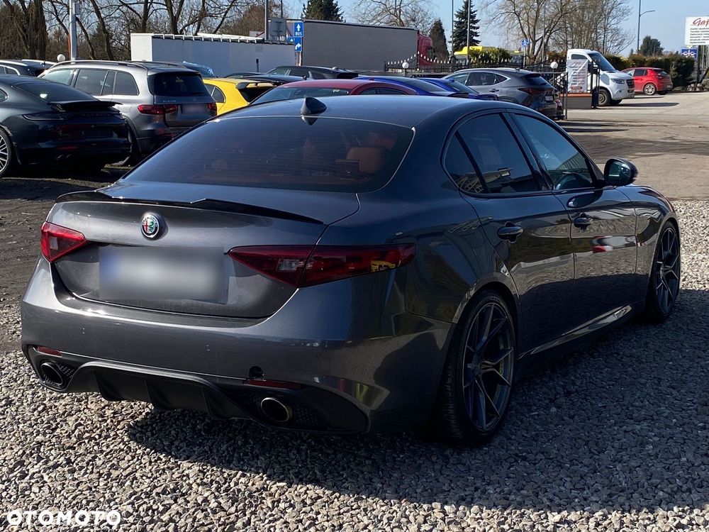 Alfa Romeo Giulia - 2