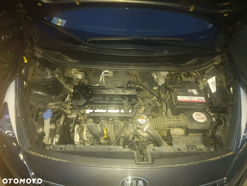 Kia Rio 1.2 Business Line - 10