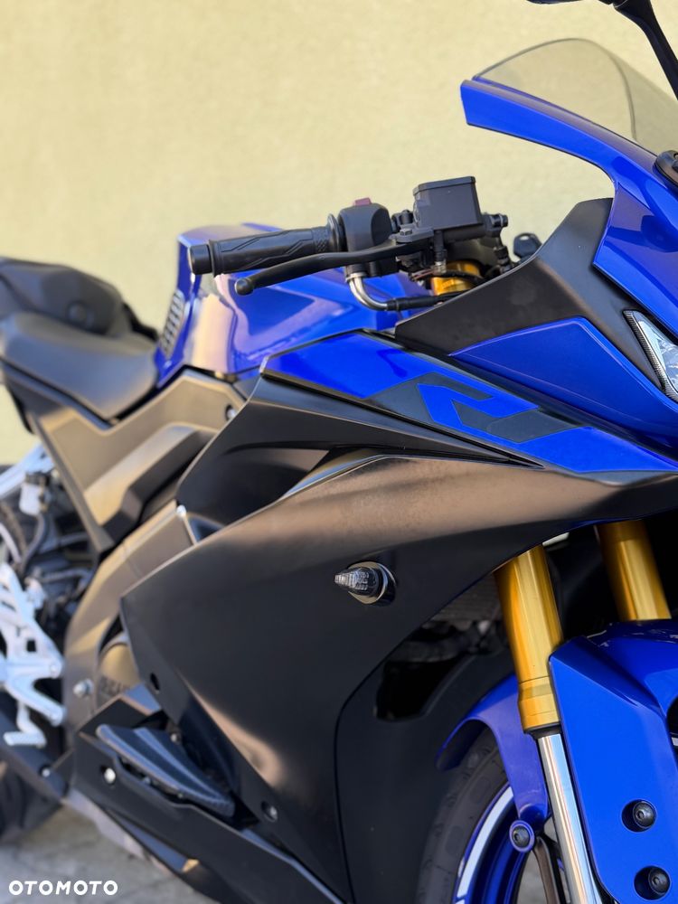 Yamaha YZF - 4