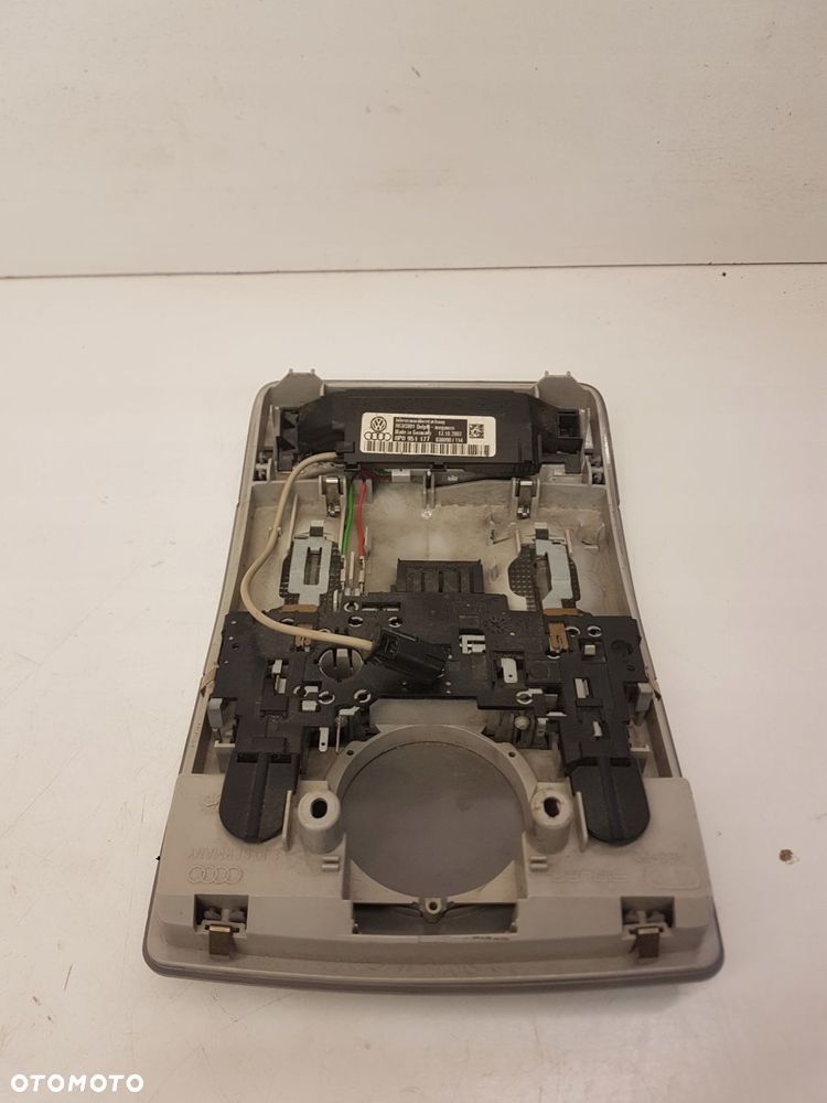 LAMPKA PODSUFITKI AUDI A3 8P 8P0947135F - 3