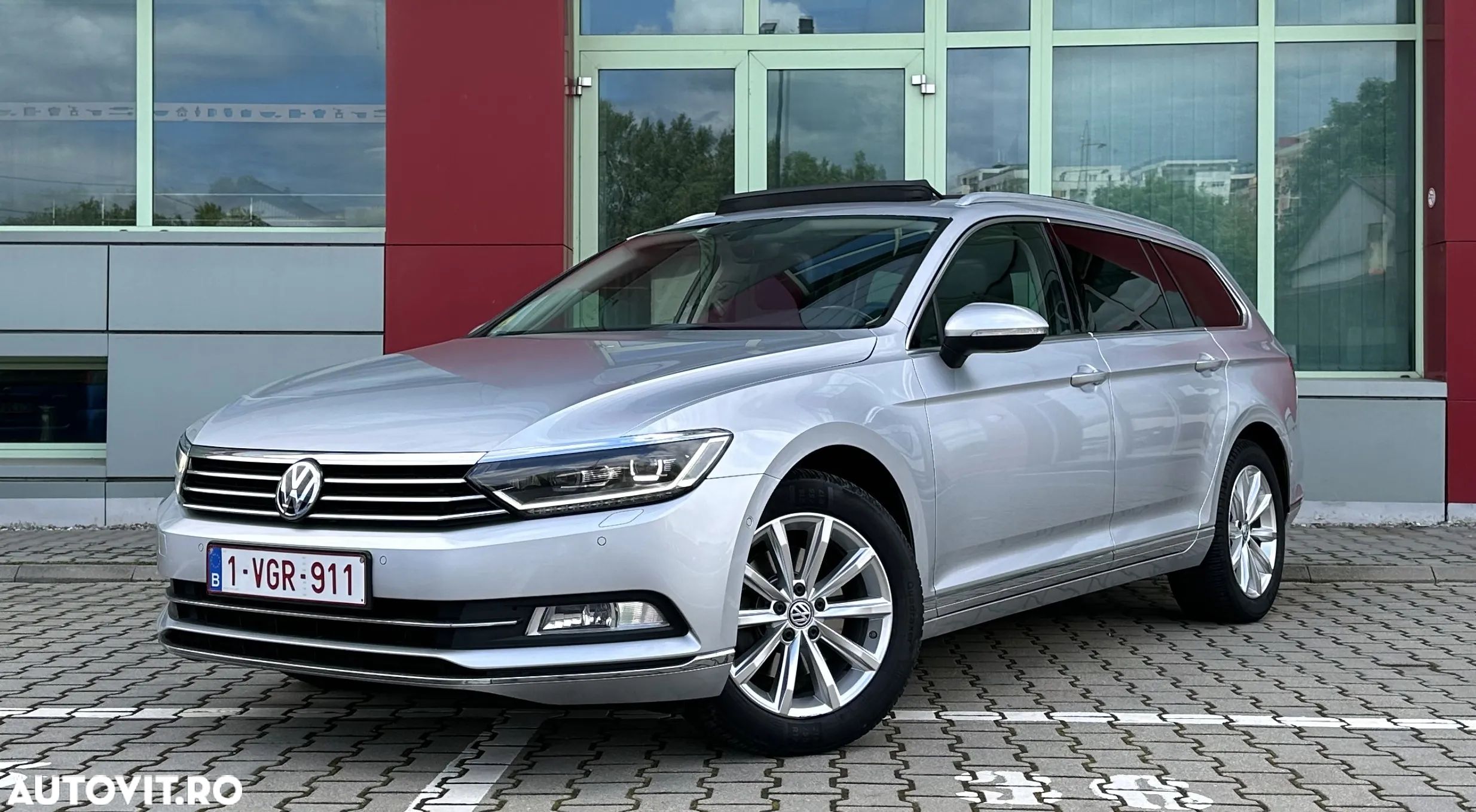 Volkswagen Passat - 1
