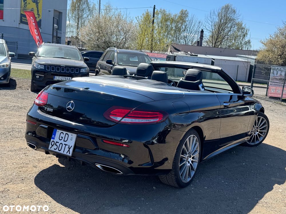 Mercedes-Benz Klasa C 300 9G-TRONIC - 2