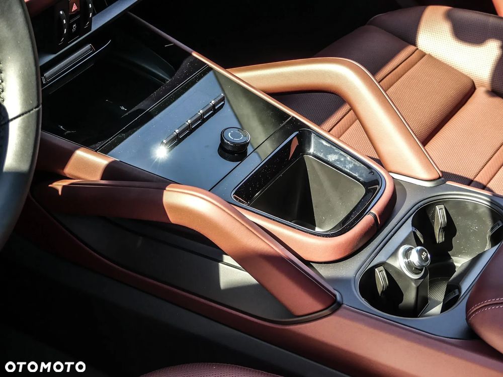 Porsche Cayenne Coupe E-Hybrid PHEV - 19