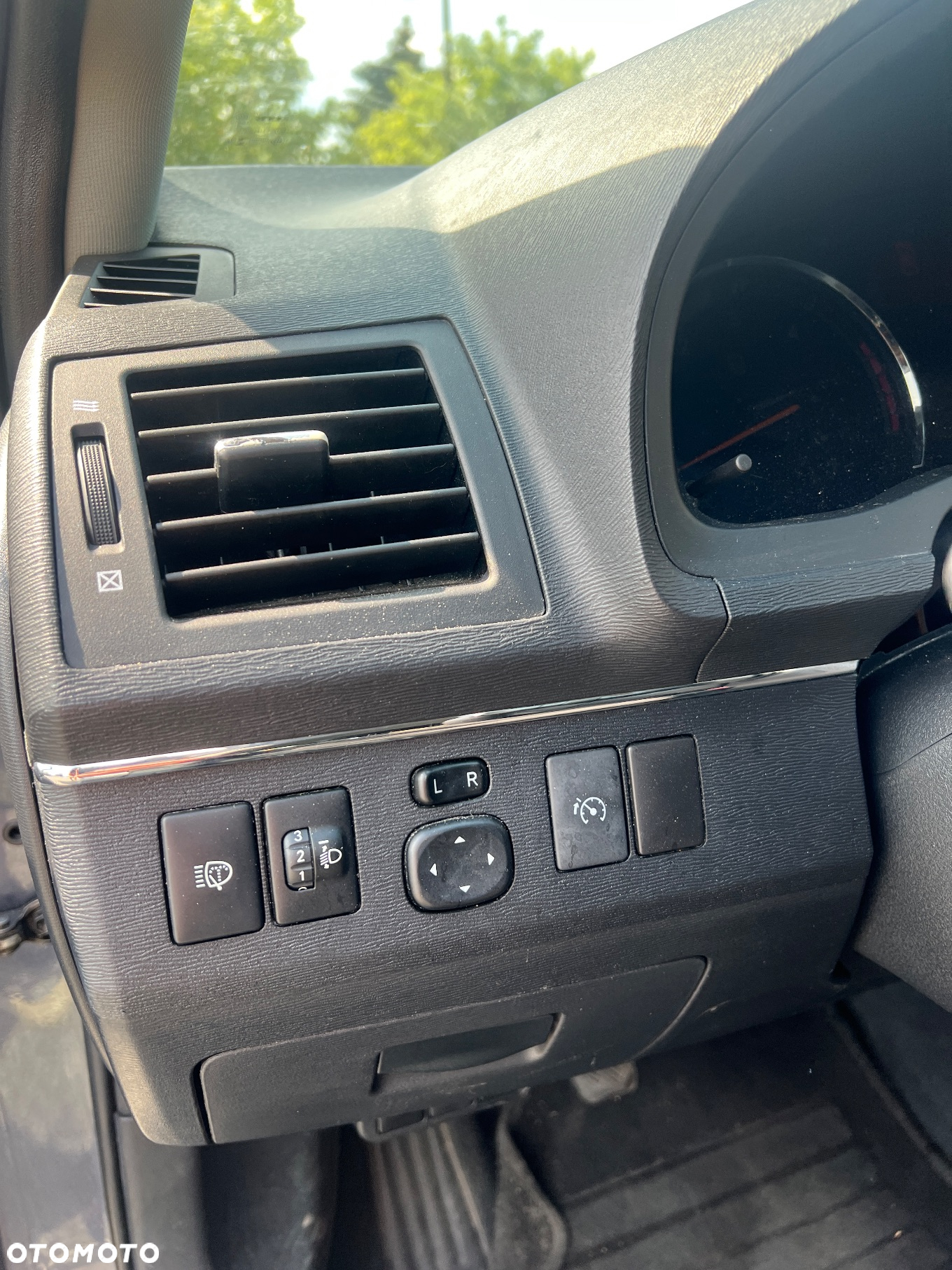 Toyota Avensis 2.0 D-4D - 6