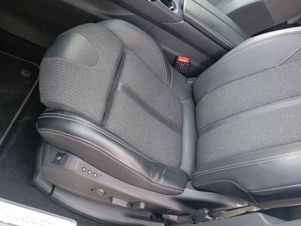 Peugeot 5008 1.6 PureTech GT Line S&S EAT8 - 13