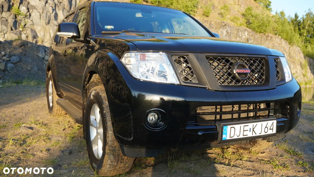 Nissan Pathfinder 2.5 D SE - 4