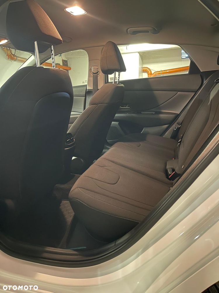 Hyundai Elantra 1.6 Smart CVT - 19