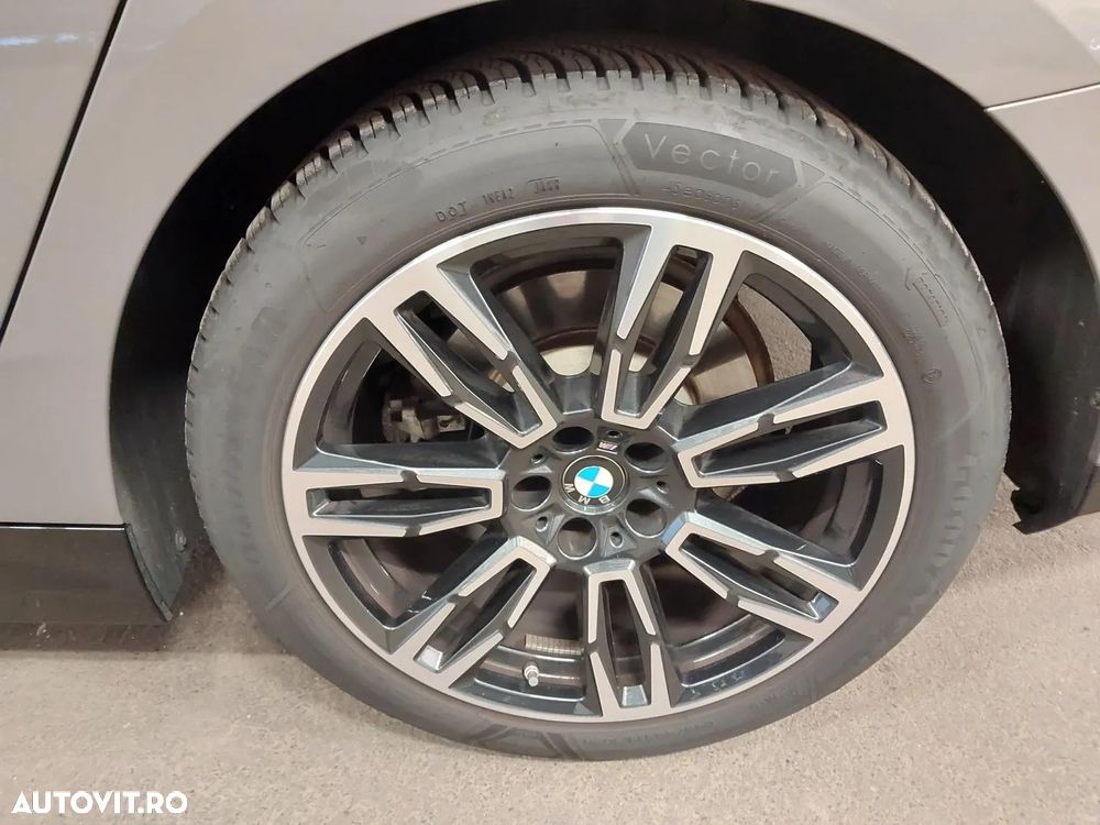 BMW Seria 5 520i AT MHEV - 9